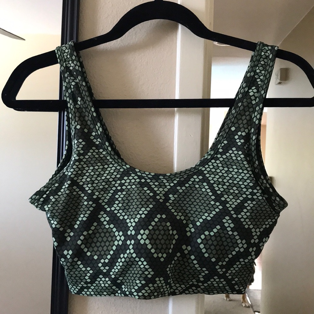 Ascend Top